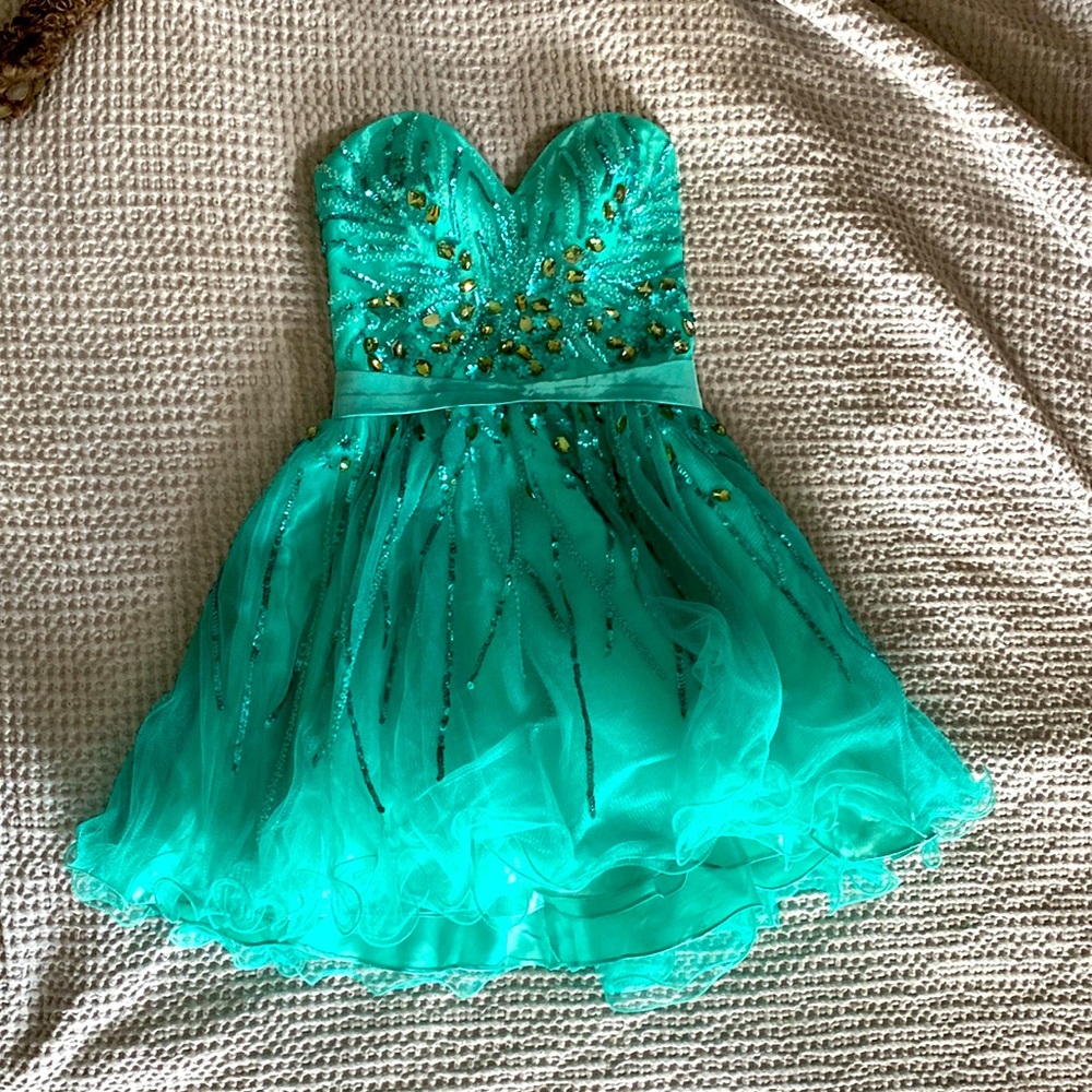 Super fun flirty homecoming/party dress